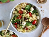 Salade de tortellini, tomates cerises et bocconcini