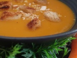 Velouté carottes curry, noix de cajou grillée, croutons au curry