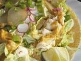 Tacos de poisson mariné et guacamole