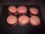 Macarons a la rose et gelee de mures