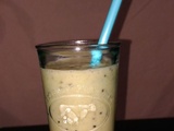 Smoothie banane/poire/kiwi et lait végétal