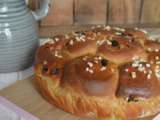 Brioche roulée aux raisins et pépites de chocolat