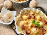 Coquilles de noix de pétoncles gratinées et sa sauce aux champignons bruns