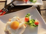 Croque madame au rôti de porc gris et oignons caramélisés