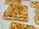 Gaufres salées aux rillettes de saumon, avocat et oeufs de saumon