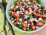 Salade sucré salée roquette fraises à la feta et graines de courges