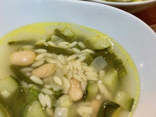 Soupe verte aux légumes d’été