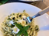 Spaghetti à la crème de courgette et burrata