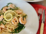 Spaghetti aux crevettes marinées et aux salicornes