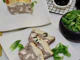 Terrine de poulet bicolore à l’olive noire