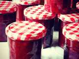 Confiture fraises, fraises des bois et rhubarbe