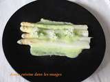 Asperges blanches et sabayon à l'ail des ours