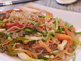 Japchae ou vermicelles sautés aux légumes et à la viande