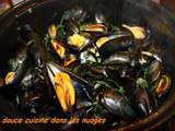 Moules de bouchot du Mont Saint Michel et feuilles de moutarde