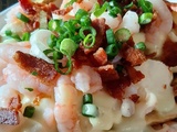 Poutine aux crevettes et au bacon, sauce blanche