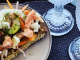 Tartine de poisson mariné & légumes croquants