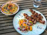 Brochettes d’agneau mariné à l’orange et au fenouil, salade d’oranges à la menthe