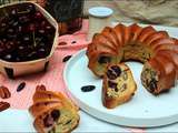 Gâteau au yaourt aux cerises, noix de pécan et fève tonka