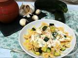 Pâtes aux courgettes et aux amandes, sauce chaude au chèvre