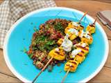 Taboulé de quinoa rouge et brochettes de poulet sauce au yaourt grec