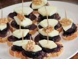 Canapes de boudin noir aux chataignes a la pomme golden et a la moutarde violette