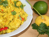 Poulet au riz et petits pois, lait de coco, curcuma, ail, oignon et poivron