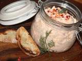 Rillettes de saumon, echalion, aneth et baies roses