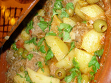 Tajine de keftas farcies, olives vertes et pommes de terre, sauce a la tomate