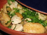 Tajine de poulet aux fonds d'artichauts, olives et amandes, miel et epices