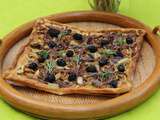 Tarte oignons, olives, anchois, herbes aromatiques du sud