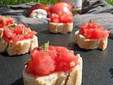 Mini bruschetta à la tomate et au basilic