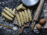 Découvrez les caractéristiques des poêles les plus populaires pour une cuisine savoureuse