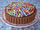 Gâteau d'anniversaire kit kat - smarties