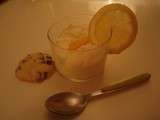 Verrine cocktail mousse citron accompagné d'un cookie aux pépites de chocolat