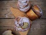 Cruffin à la rhubarbe