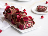 Bûche roulée chocolat au lait et framboises