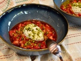 Salade de fraises et sa quenelle de chantilly