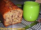 Cake à la noisette, au yaourt et au chocolat haché