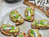 Bruschettas avocat tomates anchois