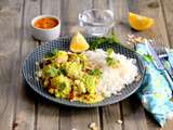 Curry de romanesco à la citronnelle, grenade et amandes