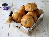 Petits pains à la farine germée de blé, au levain naturel et flocons d’algues