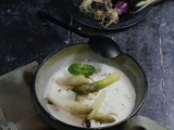 Asperges à la crème aux petits oignons nouveaux et basilic