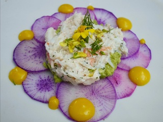 Tartare de crabe, condiment mangue/coco/citronnelle