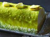 Bûche pomme verte, citron vert et noix de coco