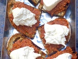 Toast de Mouhammara et burrata