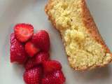 Fraises et un cake au citron