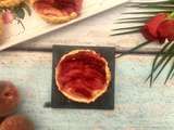 Tartelettes aux pêches de vigne et au miel