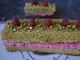 Buche pistache framboises