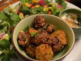 Boulettes d’agneau épicées (aux vertus aphrodisiaques !) et leur salade colorée