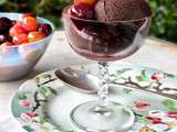 Sorbet au chocolat amer, cerises au sirop